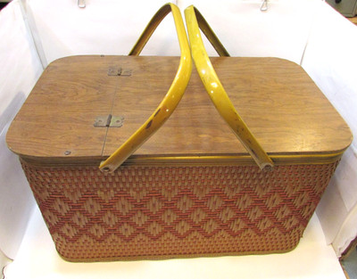 Old 1930's Redmon Woven Wicker Antique Picnic Basket w 2 Metal Handle Hinged Lid