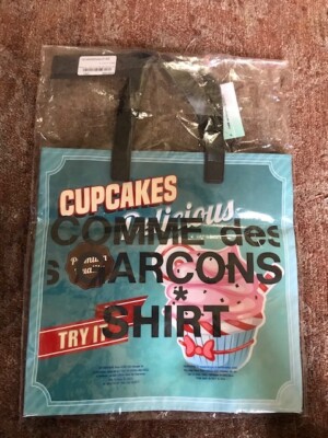 Comme Des Garçons Shirt delicious Cupcakes  tote Tote Hand Bag