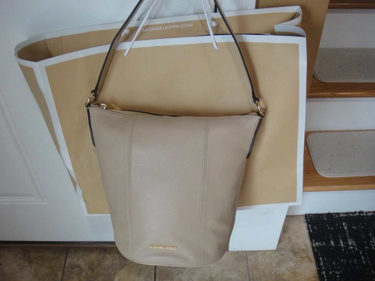 Michael kors brooke pebble on sale leather bucket shoulder bag