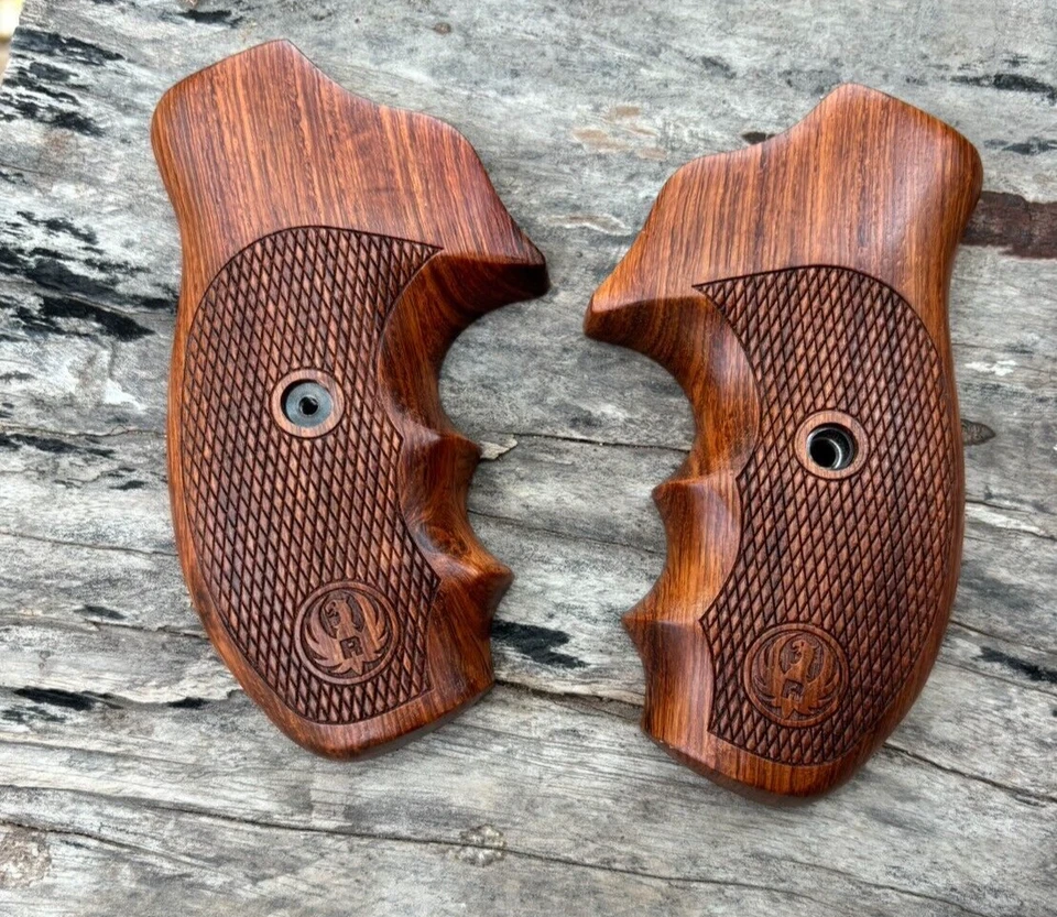 Neuer dekorativer karierter Hartholz handgefertigter Griff für Ruger SP101; Karo