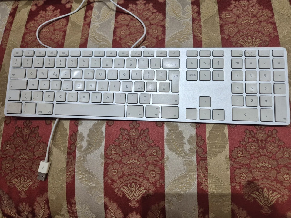 Apple Keyboard (USB) con tastierino numerico - Immagine 2 di 3