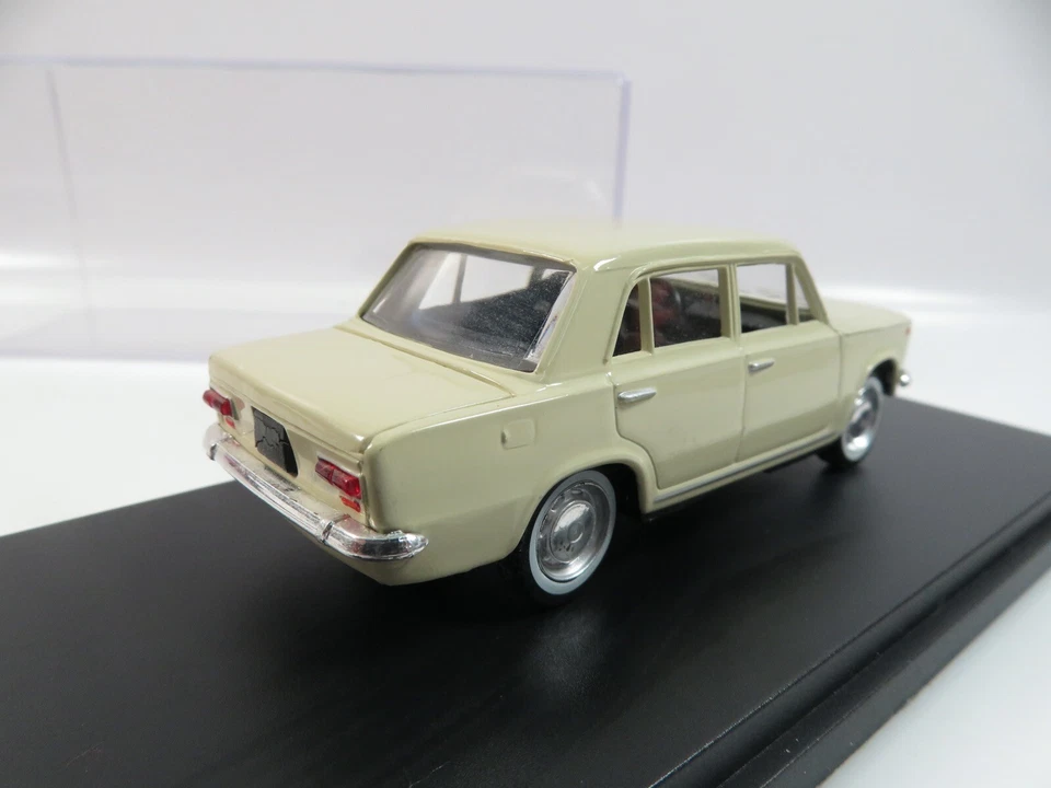 1:43 Norev Fiat 124 Special creme Rare #A3018 - Bild 3 von 4
