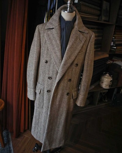Vintage Men Brown Coat Herringbone Tweed Jacket Double Breasted Wide Lapel Long - Picture 2 of 14