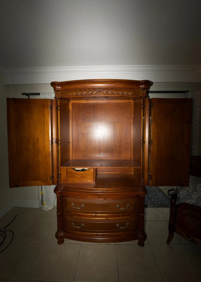 Armario estilo Tommy Bahama Foto 3 de 3