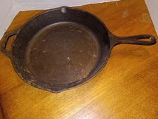 LODGE 11" CAST IRON FRYING FRY PAN W/ HANDLE