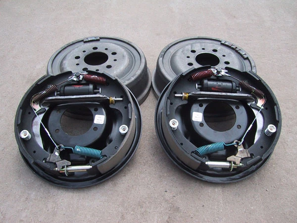 9" Ford Bolt-On 11" Drum Brake Kit - 9 Inch - Small Ford Housing Ends SBF - Bild 1 von 1
