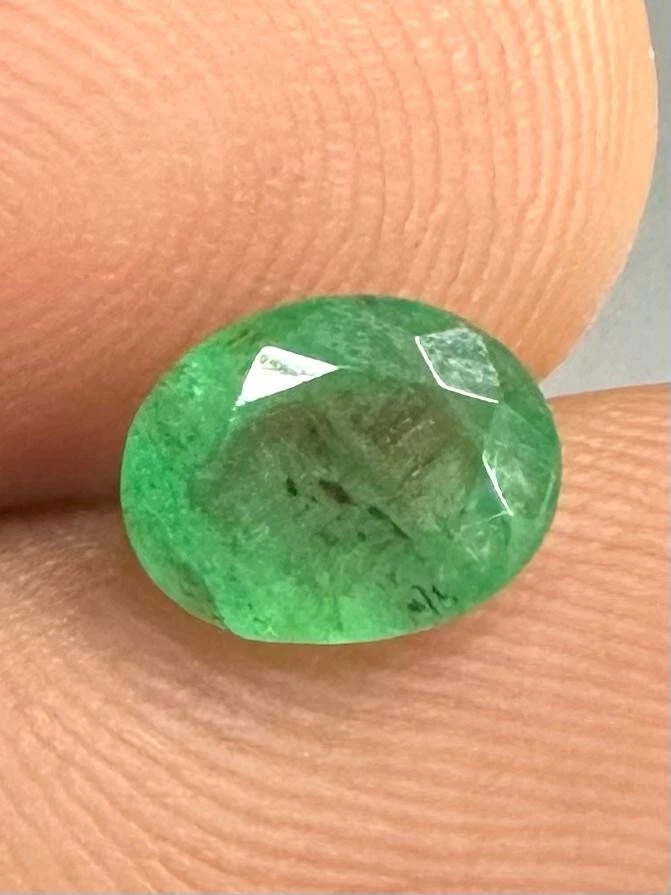 6.5x5x3mm 0.66ct beauty Green Emerald Oval Cut Loose gemstone - Image 4 of 4