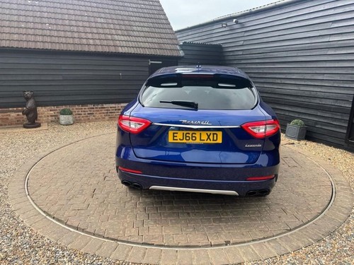 2017 Maserati Levante 3.0D V6 SUV 5dr Diesel ZF 4WD Euro 6 (s/s) (275 ps) ESTATE - Picture 3 of 24