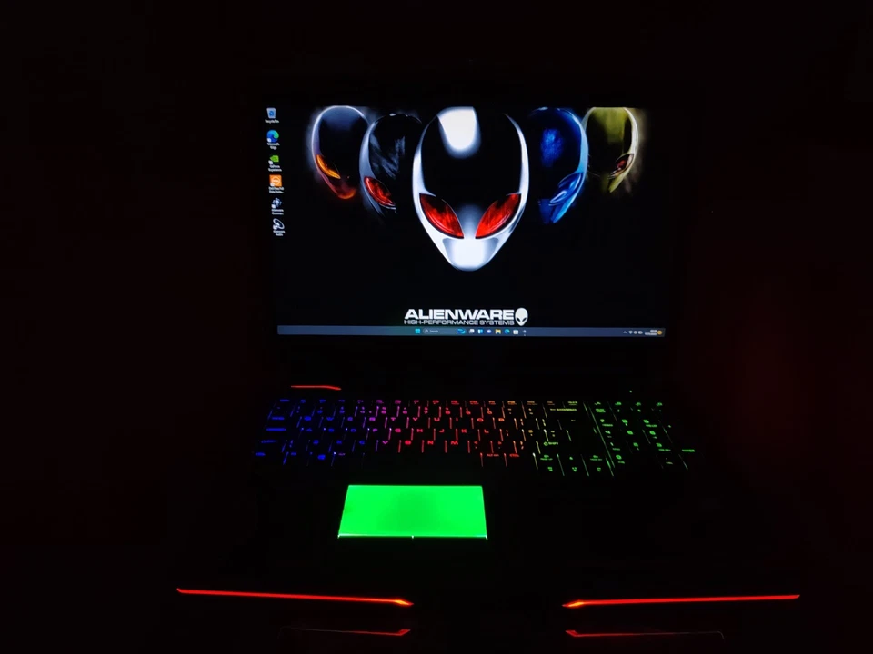 17 Inch Alienware Dell i7 Gaming Laptop 20GB RAM 1TB Storage With SSD - Image 2 of 4