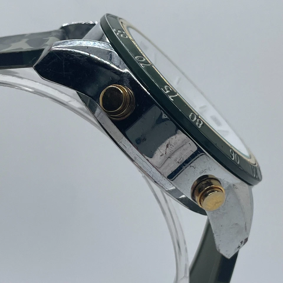 Kenneth Cole Reloj Digital Reacción 46mm Estuche Cronógrafo Alarma Día Fecha Mes Foto 2 de 4