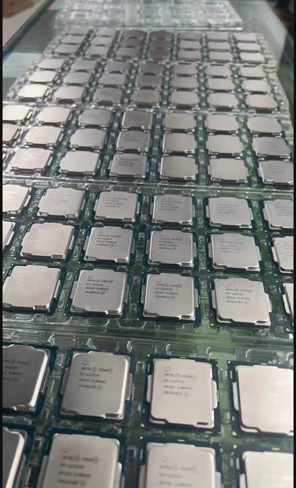 Intel Xeon E3-1225v6 4-core 8MB 3.30GHz LGA1151 CPU processor E3-1225v6 - Image 2 of 2