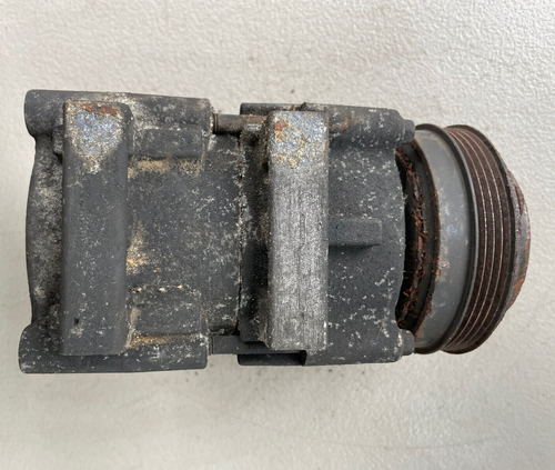 2003 Kia Sorento 3.5L AC Compressor - Picture 4 of 5