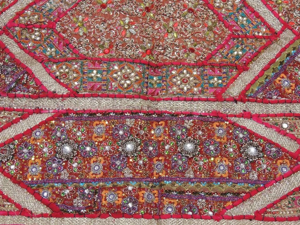 Enorme tapiz textil con cuentas vintage hecho a mano para colgar en la pared de la India 88" Foto 4 de 4