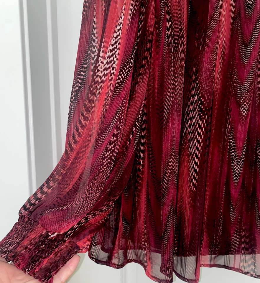 Susan Graver Women's Blouse Set Size 22W  Burgundy Print Sheer Top W/ Solid Tank - Image 3 of 4