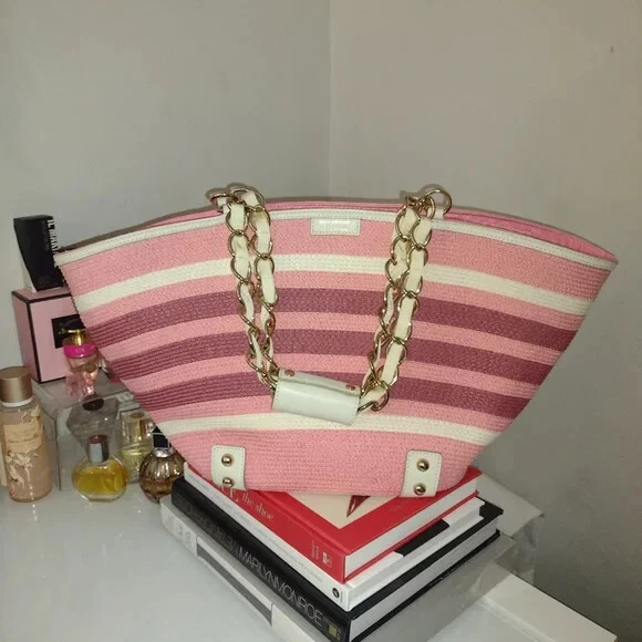 Bolso de Mano/Viaje Burberry Grande en Rosa Multicolor Paja, Cuero y Herrajes Dorados Foto 4 de 4