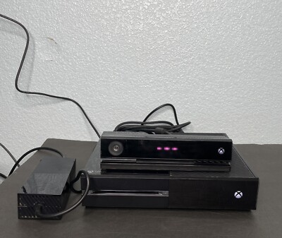 Microsoft Xbox One Black Console With Kinect Motion Sensor & Power Cords TESTED