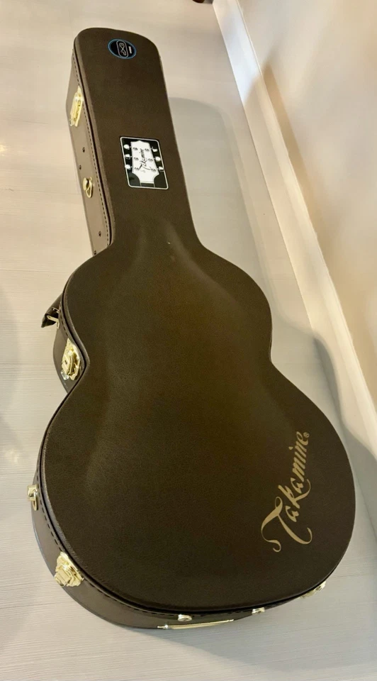 Guitarra acústica Takamine 2020 con estuche - Como nueva - Foto 2 de 2