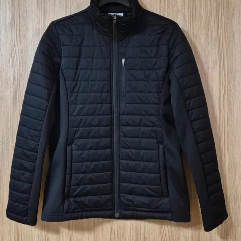 The North Face Women's Lightweight Puffer Jacket, Black, Size 85