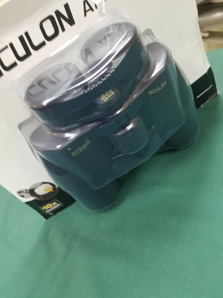 Nikon Aculon A211 10x42 Binoculars Black with Carrying case - Image 3 of 4