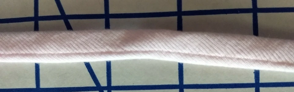 Tubería perfecta rosa pálido ~ 1/2" de grosor   Foto 3 de 4