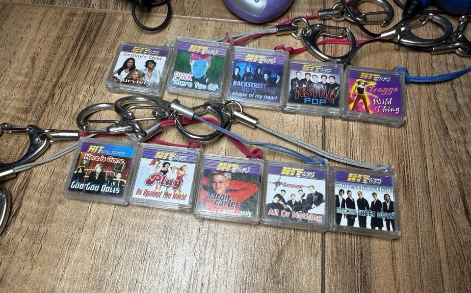 Vtg Y2K HIT CLIPS Boom Box 3 Players & 10 Music clips Cartridges *UNTESTED AS IS - Image 2 of 4