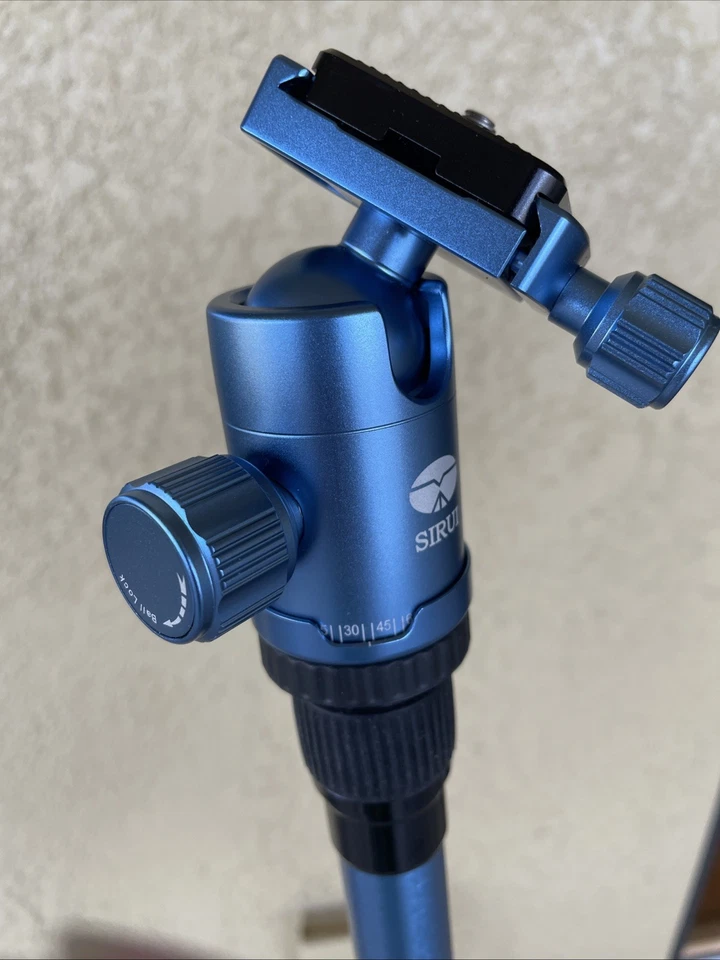 Kit de trípode de viaje Sirui T-005X (azul) aluminio ULTRA COMPACTO con cabezal esférico C-10 Foto 4 de 4