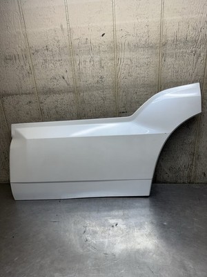 2002-2006 CADILLAC ESCALADE DRIVER REAR DOOR MOULDING WHITE OEM