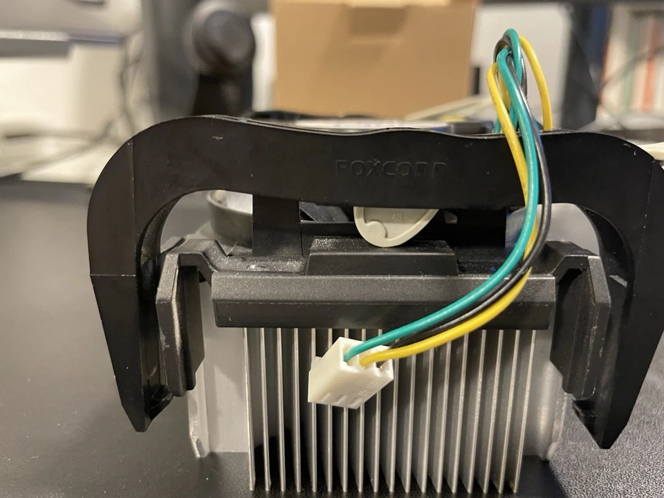 Intel Celeron 2.66GHZ/256/533 Socket 478 - Immagine 4 di 4