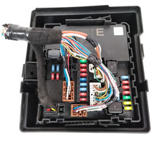 284B7-ZE03B Nissan 2011 2012 2013 Titan Frontier Pathfinder Armada Fuse Box O31