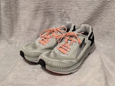 Altra Torin 5 Womens Size 7.5 US Pastel Green/Coral