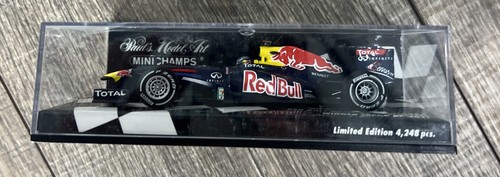 Minichamps 1/43 Sebastian Vettel Red Bull RB7 Japan GP F1 World Champion 2011 - Picture 3 of 5