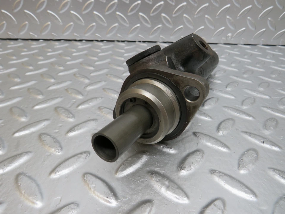 ⚙25448⚙ Mercedes-Benz W123 200 Brake Master Cylinder Bendix - Image 4 of 4