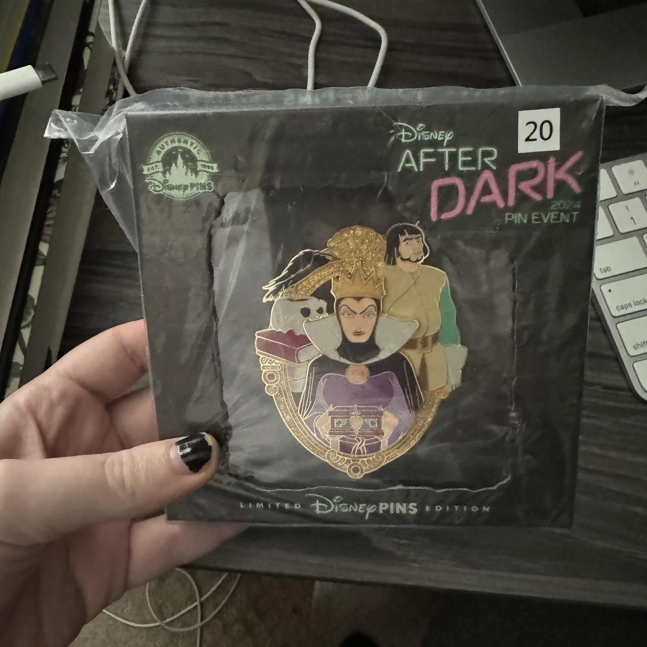 2024 Disney After Dark Event Villains Cluster Snow White Evil Queen Pin LE 500