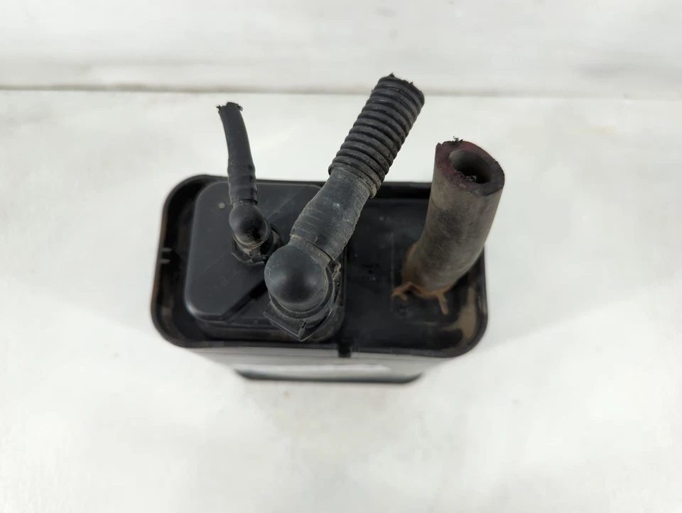 2005 Chevrolet Malibu Fuel Vapor Charcoal Canister NWA41 - Image 2 of 4