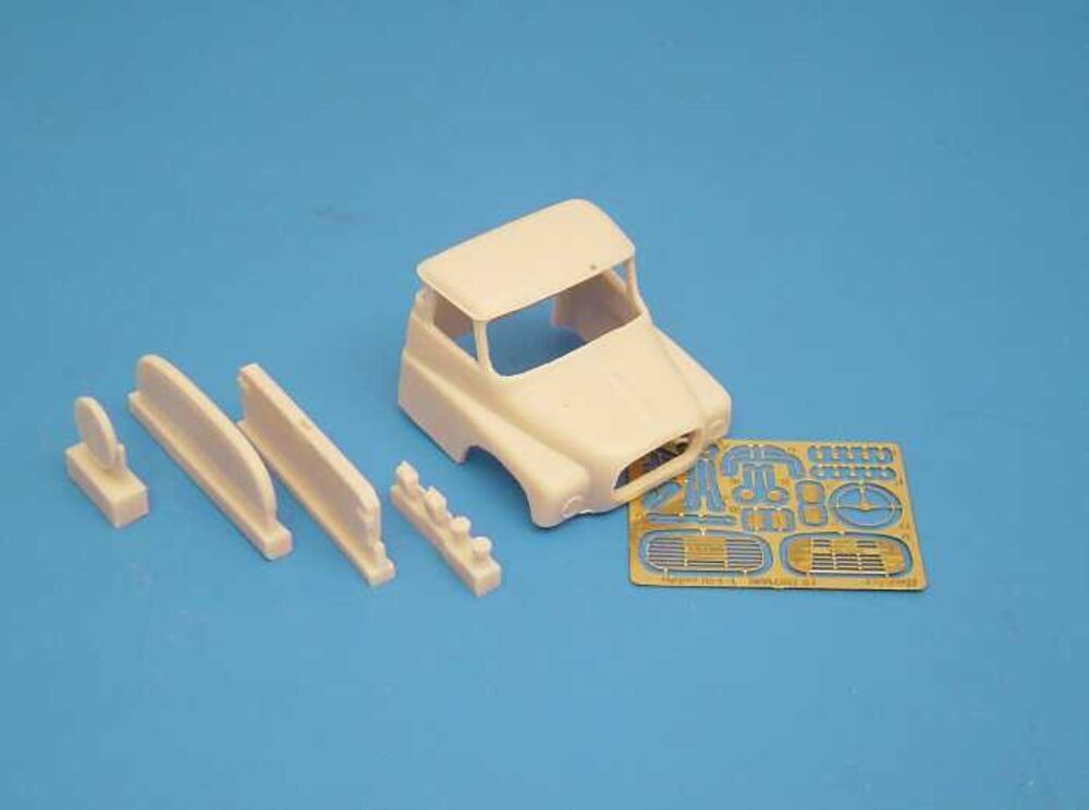 Hauler Models HLR87098 - 1:87 Tatra 148 Cabin - Accessories