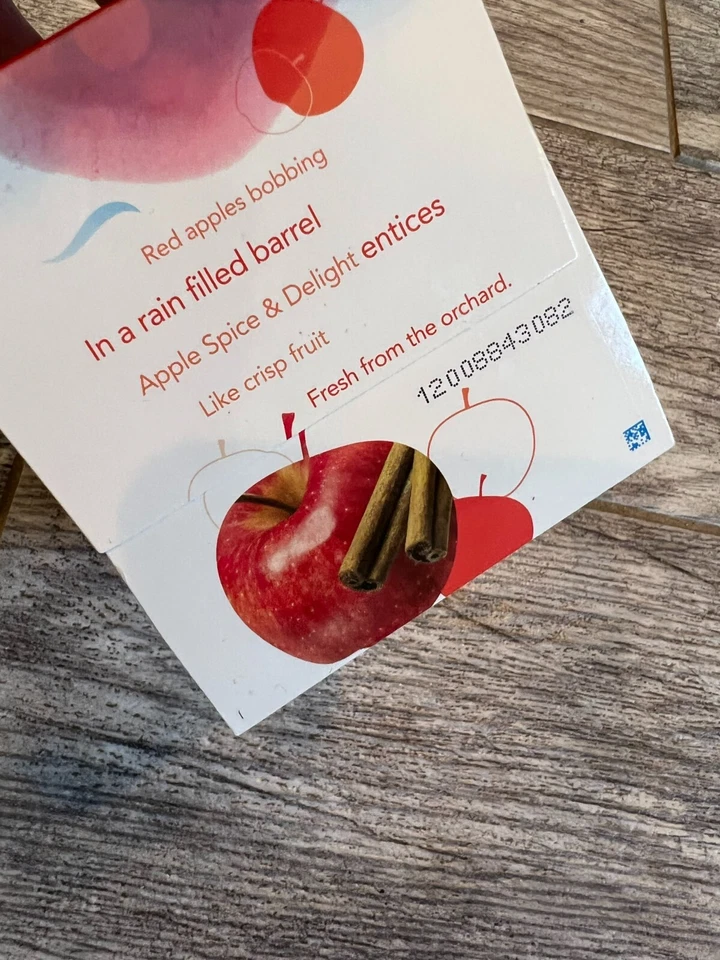 Vela Febreze Apple Spice Delight Edición Limitada 5.5 OZ Aroma Hogar Nuevo Otoño Foto 4 de 4