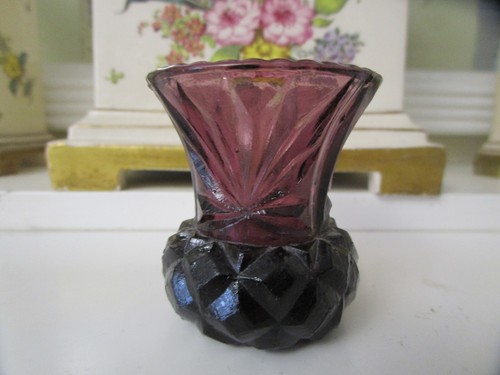 AMETHYST DEPRESSION GLASS THISTLE VASE - Picture 2 of 8