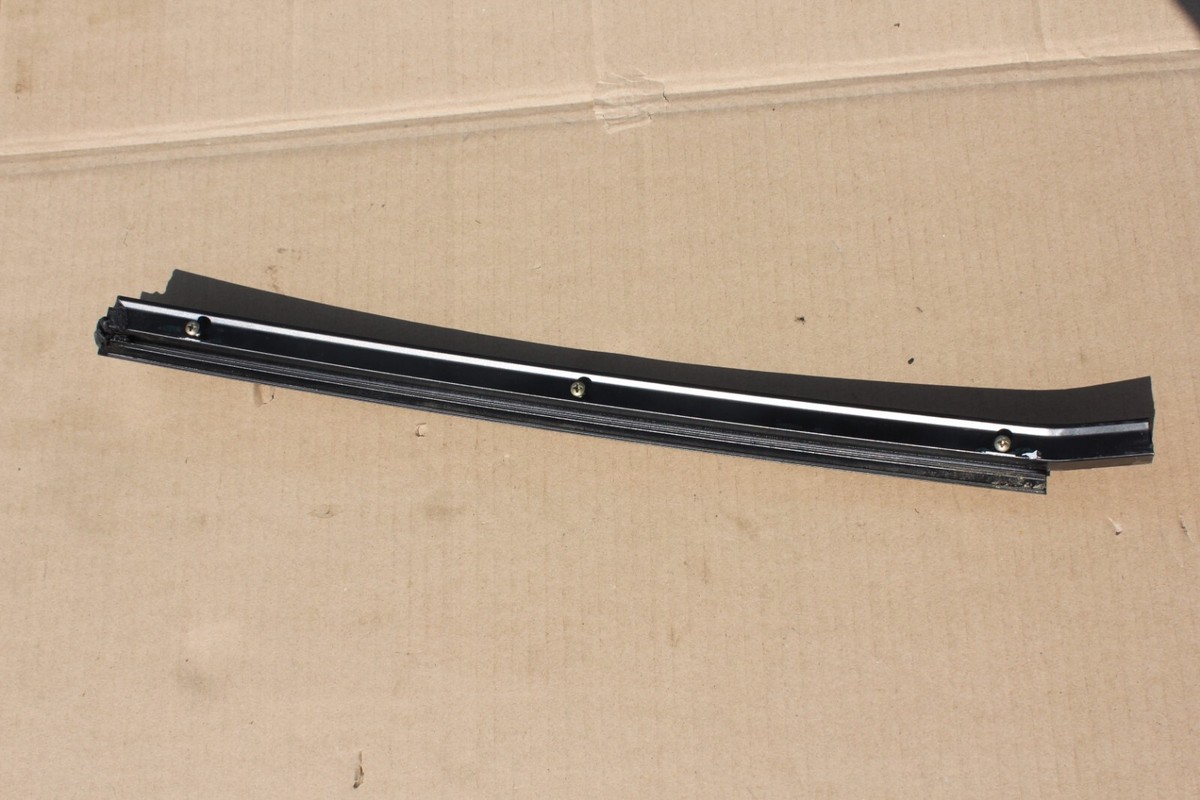 GENUINE BMW E34 TOURING REAR LEFT DOOR REAR COVERING CENTER BLACK