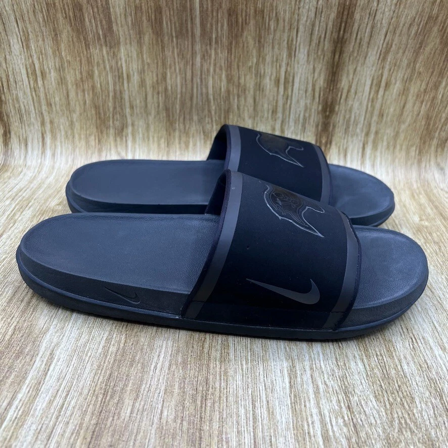 Sandali Nike OffCourt NFL Tampa Bay Buccaneers da uomo taglia 13 DD0513 001