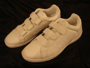 nike 3 strap trainers