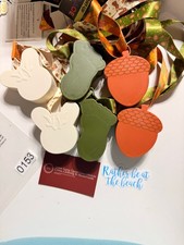 Unbranded 6 lanyards