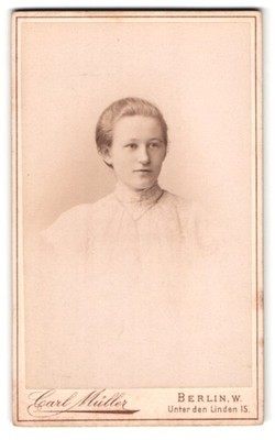 Fotografie Carl Müller, Berlin, Unter den Linden 15, schlichte junge Dame mit w 