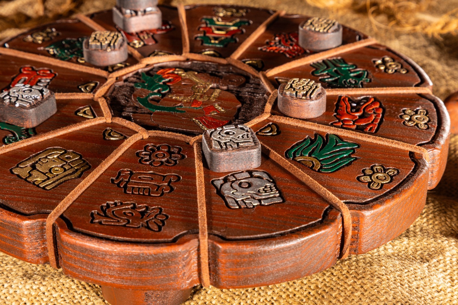 Paluc - Gioco da tavolo Maya in legno foto 4