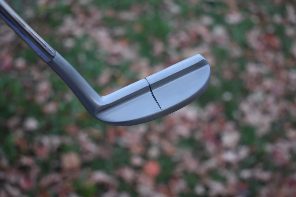 Putter PERSONALIZADO Gris Satinado Odyssey Metal-X 8 + Estilo HC / Napa 8802 / 34,25" Derecha Foto 2 de 4