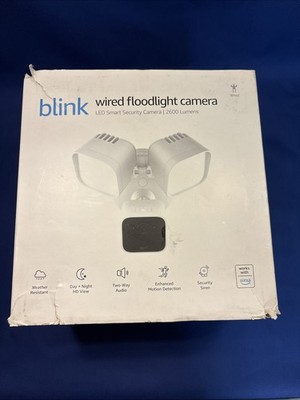 Blink Wired Floodlight Camera   Smart Outdoor Security Camera, 2600 lumens