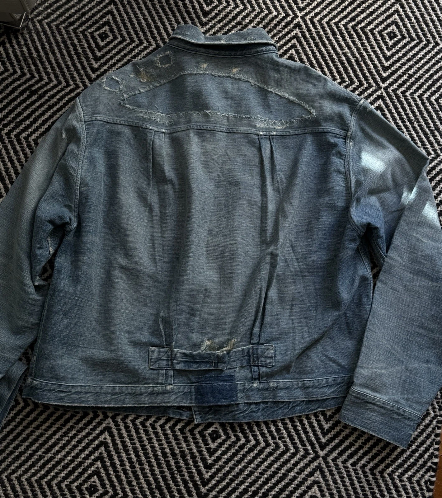 Levi’s  Blue Denim extra light distressed rare L image 5