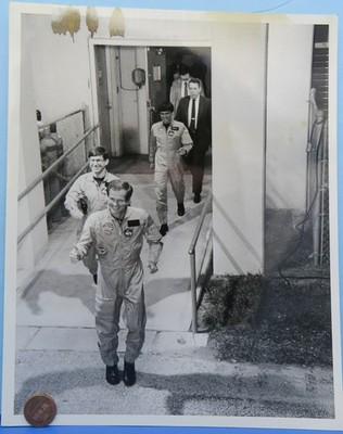 NASA PRESS PHOTO vtg STS-61c COLUMBIA Astronaut Crew Walkout Nelson Chang-Diaz