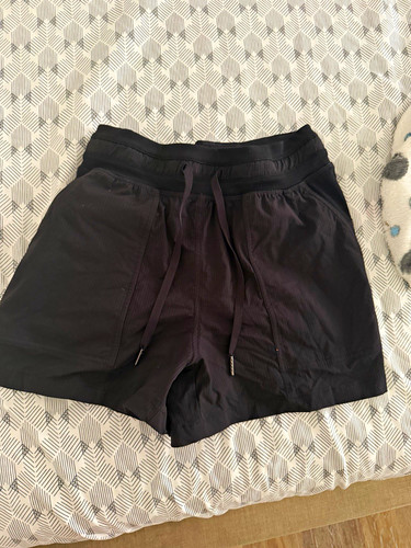 Lululemon Women's Black Athletic Drawstring Shorts w/ Pockets 3" Inseam