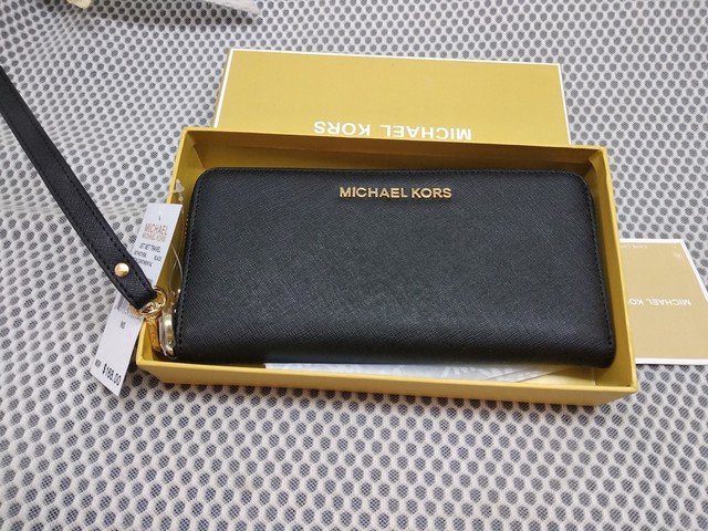 michael kors travel purse