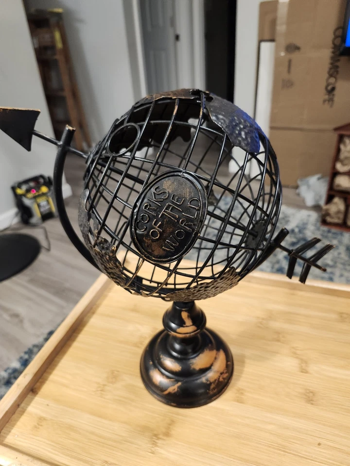 Gaiola de cortiça para vinho metal globo de colecionador "Corks Of The World" tom bronze/latão nova com etiquetas - Imagem 2 de 4